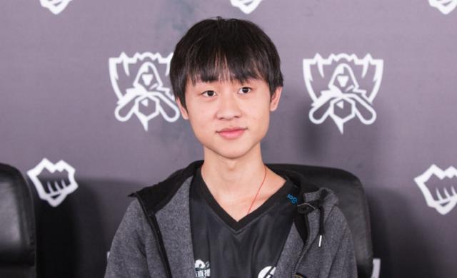 足坛二十大最严重的暴力犯规！！！（血腥慎入）